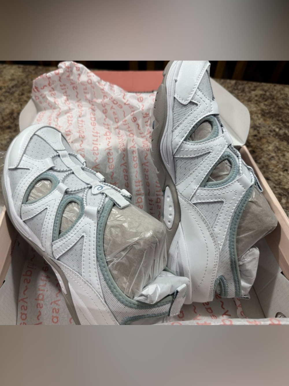 Easy Spirit SE Earthen shoes, white,NEW
